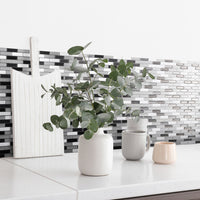 Smart Tiles Peel and Stick 4-Sheet 10 x 9 Backsplash - Murano Metallik|Dosseret Smart Tiles peler et coller 10 x 9, 4 feuilles - Murano Metallik