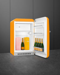 Smeg 4.31 Cu. Ft. Retro Compact Refrigerator - FAB10URDYVC3|Réfrigérateur compact Smeg rétro de 4,31 pi3 - FAB10URDYVC3
