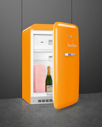 Smeg 4.31 Cu. Ft. Retro Compact Refrigerator - FAB10URDYVC3|Réfrigérateur compact Smeg rétro de 4,31 pi3 - FAB10URDYVC3