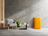 Smeg 4.31 Cu. Ft. Retro Compact Refrigerator - FAB10URDYVC3|Réfrigérateur compact Smeg rétro de 4,31 pi3 - FAB10URDYVC3
