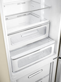Smeg 11.7 Cu. Ft. Retro Bottom-Freezer Refrigerator - FAB32URCR3|Réfrigérateur Smeg rétro de 11,7 pi3 à congélateur inférieur - FAB32URCR3