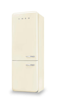 Smeg 18 Cu. Ft. Retro Bottom-Freezer Refrigerator - FAB38ULCR|Réfrigérateur Smeg rétro de 18 pi3 à congélateur inférieur - FAB38ULCR