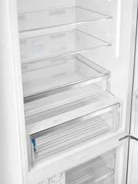 Smeg 18 Cu. Ft. Retro Bottom-Freezer Refrigerator - FAB38URWH|Réfrigérateur Smeg rétro de 18 pi3 à congélateur inférieur - FAB38URWH