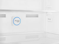 Smeg 18 Cu. Ft. Retro Bottom-Freezer Refrigerator - FAB38URWH|Réfrigérateur Smeg rétro de 18 pi3 à congélateur inférieur - FAB38URWH