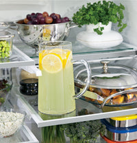 GE 23.1 Cu. Ft. French-Door Refrigerator with Internal Water Dispenser – PWE23KSKSS|Réfrigérateur GE de 23,1 pi³ à portes françaises avec distributeur d'eau interne – PWE23KSKSS|PWE23KSS