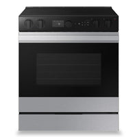 Samsung Bespoke 6.3 Cu. Ft. Smart Electric Range with Air Fry and Air Sous Vide - NSE6DG8500SRAC | Cuisinière intelligente électrique Bespoke de Samsung de 6,3 pi3 avec fonctions AirFry et Air Sous Vide - NSE6DG8500SRAC | NSE6D850