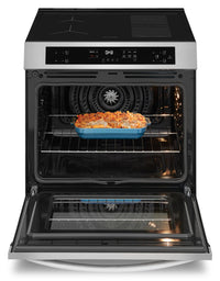 Frigidaire 5.3 Cu. Ft. Front Control Induction Range with Air Fry – Stainless Steel - FCFI308CBS | Cuisinière à induction Frigidaire de 5,3 pi³ avec commandes à l’avant et friture à air - acier inoxydable - FCFI308CBS