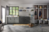 Maytag 5.4 Cu Ft. Top Load Washer with Pet Pro and 7.0 Cu Ft. Gas Dryer – Volcano Black  | Laveuse à chargement par le haut 5,4 pi³ avec Animal Pet Pro et sécheuse à gaz 7,0 pi³ de Maytag - noir volcan