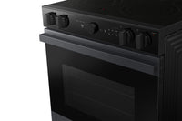 Samsung Bespoke 6.3 Cu. Ft. Smart Electric Range with Air Fry and Air Sous Vide - NSE6DG8500MTAC | Cuisinière intelligente électrique Bespoke de Samsung de 6,3 pi3 avec fonctions AirFry et Air Sous Vide - NSE6DG8500MTAC | NSE6D85S