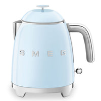 Smeg 0.8 L Mini Cordless Electric Kettle - KLF05PBUS|Mini bouilloire électrique Smeg sans fil de 0,8 l - KLF05PBUS