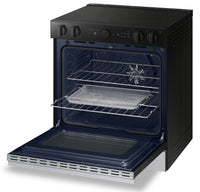 Samsung Bespoke 6.3 Cu. Ft. Smart Electric Range with Air Fry and Air Sous Vide - NSE6DG8500SRAC | Cuisinière intelligente électrique Bespoke de Samsung de 6,3 pi3 avec fonctions AirFry et Air Sous Vide - NSE6DG8500SRAC | NSE6D850