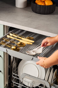 Kenmore 24” 45 dBA Front-Control Built-In Dishwasher with EASYREACH™ Lift – Stainless Steel - KKDW3RPHLIFT-45SS | Lave-vaisselle encastré Kenmore de 24 po et de 45 dBA avec commandes à l’avant - Acier Inoxydable - KKDW3RPHLIFT-45SS