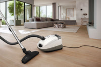 Miele Guard S1 Parquet Flex Canister Vacuum with Bag – Brilliant White - 41TRE034CDN | Aspirateur-traîneau Guard S1 Parquet Flex de Miele avec sac - blanc brillant - 41TRE034CDN