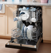 GE Front-Control Dishwasher with Sanitize Cycle - GDF650SYVFS | Lave-vaisselle GE à commandes à l’avant avec cycle de désinfection - GDF650SYVFS | GDF650VS