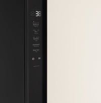 LG Styler Steam Closet with TrueSteam® Technology and Dynamic MovingHanger™ - SC5MAR4G | Système d’entretien de vêtements à la vapeur StylerMD de LG avec technologie TrueSteamMD et cintre mobile Dynamique MovingHangerMC - SC5MAR4G