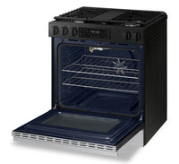 Samsung Bespoke 3 Series 6 Cu. Ft. Smart Gas Range with Air Fry - NSG6DG8300SRAA | Cuisinière intelligente à gaz Bespoke Samsung de série 3 de 6 pi³ avec friture à air Air Fry - NSG6DG8300SRAA | NSG6D83S