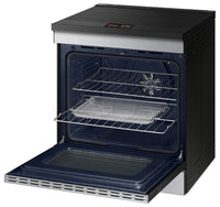 Samsung Bespoke 6.3 Cu. Ft. 9 Series Induction Range with Oven Camera - NSI6DG9900SRAC | Cuisinière à induction Bespoke Samsung de série 9 de 6,3 pi³ avec caméra de four - NSI6DG9900SRAC | NSI6D99S