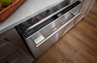 KitchenAid 24" 44 dBA Dishwasher with 360° Max Jets™ Third Rack – PrintShield Stainless - KDFS424SPS  | Lave-vaisselle KitchenAid de 24 po et de 44 dBA et troisième panier 360° Max JetsMC - acier inoxydable avec fini PrintShieldMC - KDFS424SPS