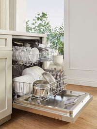 Bosch 100 Series Smart Dishwasher with PrecisionWash® and PureDry® - SHE4AEM5N | Lave-vaisselle intelligent Bosch de série 100 avec PrecisionWashMC et PureDryMD - SHE4AEM5N | SHE4EM5N