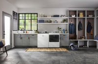 Maytag 6.0 Cu. Ft. Smart Top-Load Washer and 7.4 Cu. Ft. Gas Dryer – White  | Laveuse intelligente à chargement par le haut de 6,0 pi3 et sécheuse à gaz de 7,4 pi3 de Maytag - blanches