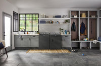 Maytag 5.5 Cu Ft. Top Load Impeller Washer with Pet Pro Option and 7.0 Cu Ft. Gas Dryer – Volcano Black | Laveuse à chargement par le haut 5,5 pi³ avec turbine et option Animal Pet Pro et sécheuse à gaz 7,0 pi³ de Maytag - noir volcan