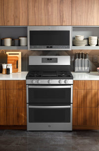 Profile 6.8 Cu. Ft. Double Oven Gas Range with No-Preheat Air Fry - PCGB965YPFS | Cuisinière à gaz à double four Profile de 6,8 pi3 avec friture à air sans préchauffage - PCGB965YPFS | PCGB96FS