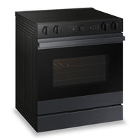 Samsung Bespoke 6.3 Cu. Ft. Smart Electric Range with Air Fry and Air Sous Vide - NSE6DG8500MTAC | Cuisinière intelligente électrique Bespoke de Samsung de 6,3 pi3 avec fonctions AirFry et Air Sous Vide - NSE6DG8500MTAC | NSE6D85S