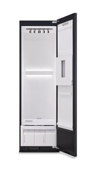 LG Styler Steam Closet with TrueSteam® Technology and Dynamic MovingHanger™ - SC5GMR80H  | Système d’entretien de vêtements à la vapeur StylerMD de LG avec technologie TrueSteamMD et cintre mobile Dynamique MovingHangerMC - SC5GMR80H