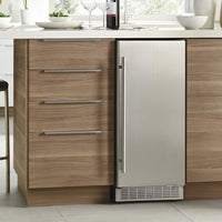 Silhouette Mosel 15" Undercounter Ice Maker - DIM32D2BSSPR | Machine à glaçons sous le comptoir Mosel de Silhouette de 15 po - DIM32D2BSSPR | DIM32D2S