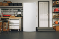 Frigidaire 16 Cu. Ft. Garage Ready Upright Freezer – White - FFUE1626AW | Congélateur vertical Frigidaire de 16 pi³ qui convient à une installation dans un garage - blanc - FFUE1626AW
