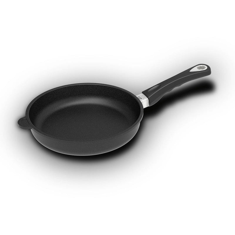 AMT 9.5-inch Induction Frying Pan | Poêle à frire à induction AMT de 9,5 po | D48GQFY1