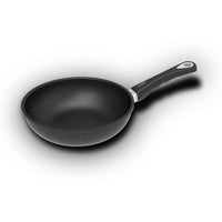 AMT 9.5-inch Sauteuse Pan | Sauteuse AMT de 9,5 po | D48GET15