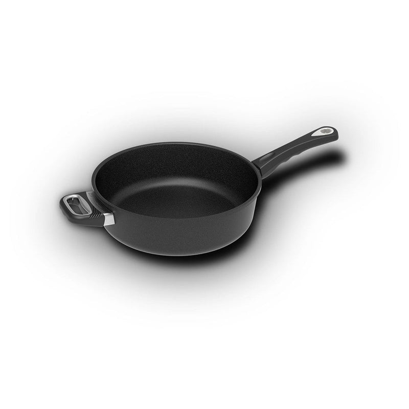 AMT 11-inch Induction Braise Pan | Braisière à induction AMT de 11 po | D48GX614