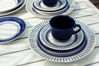 Actual 16-Piece Dinnerware Set - Blue Ivory  | Service de vaisselle Actual 16 pièces - bleu et ivoire  | D87EM59O