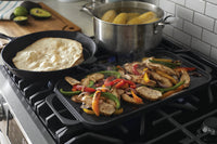 Frigidaire Gallery 5.4 Cu. Ft. Front-Control Convection Gas Range with Air Fry - FGGH3047VF