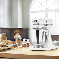 KitchenAid Artisan Series 5-Quart Tilt-Head Stand Mixer - KSM150PSWH | Batteur sur socle à tête inclinable KitchenAid de 5 pintes de la série Artisan - KSM150PSWH | KSM150PW