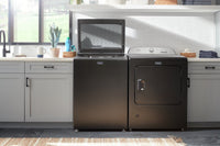 Maytag 5.4 Cu. Ft. Pet Pro Top-Load Washer and 7 Cu. Ft. Electric Dryer - Volcano Black | Laveuse Pet Pro à chargement par le haut 5,4 pi³ et sécheuse électrique 7 pi³ de Maytag – noir volcan | MATL650B