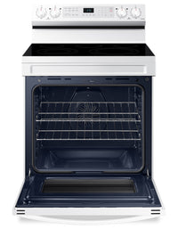 Samsung 6.3 Cu. Ft. Freestanding Electric Range with Air Fry - NE63A6511SW/AC | Cuisinière électrique amovible Samsung de 6,3 pi3 avec friture à air - NE63A6511SW/AC | NE63A65W