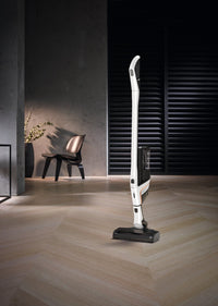 Miele Triflex HX1 3-in-1 Cordless Stick Vacuum - 41MUL001USA | Aspirateur-balai sans fil 3 en 1 Triflex HX1 de Miele - 41MUL001USA | TRIF001W