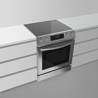 Hisense 4.9 Cu. Ft. Front-Control Freestanding Electric Range - HER30F5CSS | Cuisinière électrique Hisense amovible de 4,9 pi3 avec commandes à l’avant - HER30F5CSS | HER30F5S