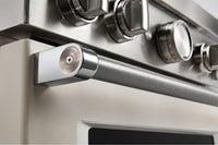 KitchenAid Commercial-Style Range Handle Medallion Kit - W11368841BN | Trousse de médaillon KitchenAid pour poignée de cuisinière de style commercial - W11368841BN | W11368BN