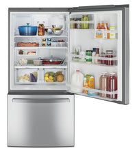GE 24.8 Cu. Ft. Bottom-Freezer Refrigerator - GDE25EYKFS | Réfrigérateur GE de 24,8 pi³ à congélateur inférieur - GDE25EYKFS | GDE25EYS