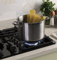 GE 36" Built-In Gas Cooktop - JGP3036DLBB | Surface de cuisson à gaz encastrée GE de 36 po – JGP3036DLBB | JGP3036B