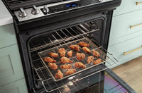 Whirlpool 5.8 Cu. Ft. Gas Range with 7-in-1 Air Fry Oven - WEG745H0LZ | Cuisinière à gaz Whirlpool de 5,8 pi3 avec option de friture à air 7 en 1 - WEG745H0LZ | WEG745LS