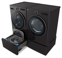 LG 5.8 Cu. Ft. Front-Load Washer and 7.4 Cu. Ft. Electric Dryer with TurboSteam® | Laveuse à chargement frontal 5,8 pi³ et sécheuse électrique 7,4 pi³ avec technologie TurboSteamMD LG | LGFL650B