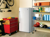 GE 17.3 Cu. Ft. Upright Freezer - FUF17SMRWW | Congélateur vertical GE de 17,3 pi3 - FUF17SMRWW | FUF17SMW