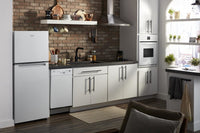 Whirlpool 11.6 Cu. Ft. Top-Freezer Refrigerator - WRT112CZJW | Réfrigérateur Whirlpool de 11,6 pi³ à congélateur supérieur - WRT112CZJW | WRT112CW