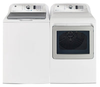 GE 5.2 Cu. Ft. Top-Load Washer and 7.4 Cu. Ft. Gas Dryer with SaniFresh - White | Laveuse à chargement par le haut 5,2 pi³ et sécheuse à gaz 7,4 pi³ GE avec SaniFresh - blanches | GETL685G