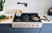Bosch 800 Series 36" 6-Burner Gas Rangetop - RGM8658UC | Surface de cuisson à gaz Bosch de série 800 de 36 po à 6 brûleurs– RGM8658UC | RGM8658C